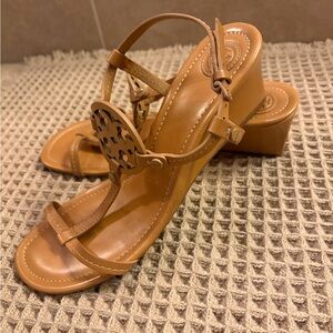 ~Like New~ Tory Burch Tan Wedge Sandals Size 8.5

~Like New~ worn twice!